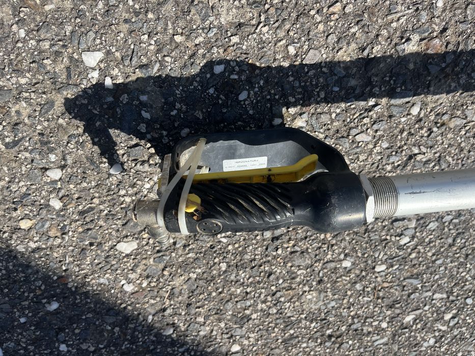 Vara com bate palmas pneumática  para colher azeitona ou outros frutos praticamente nova
