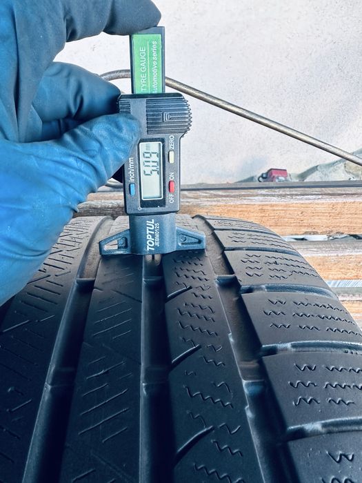 Шини всесезонні 245/40 R18 (97V) Continental