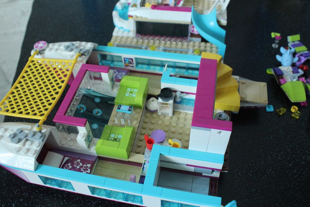 великий наборище лего LEGO Friends Катамаран Саншайн (41317)