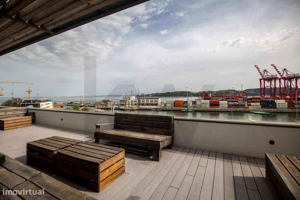 Excelente T2  - VISTA DE RIO - AV 24 de Julho