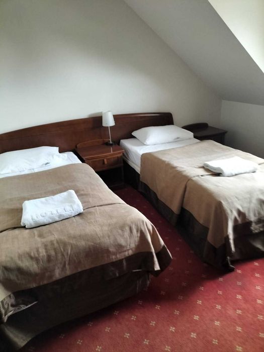 Zestaw mebli drewnianych JAROCIN (fv vat)