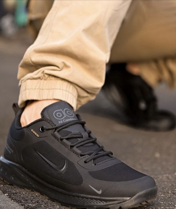 Демісезонні кросівки Nike