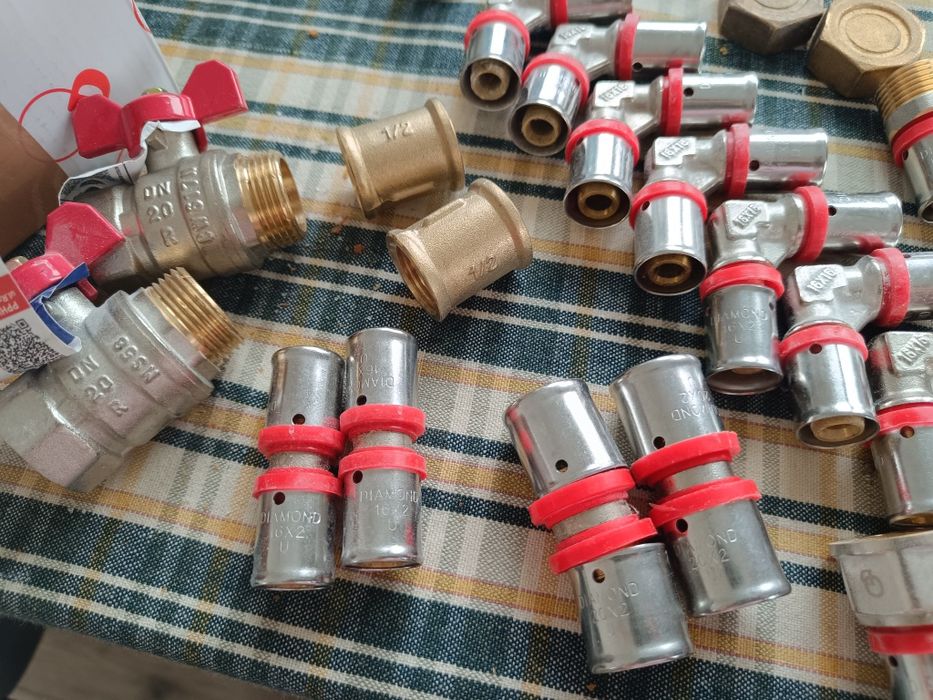 Złączki kolanko pex zawór