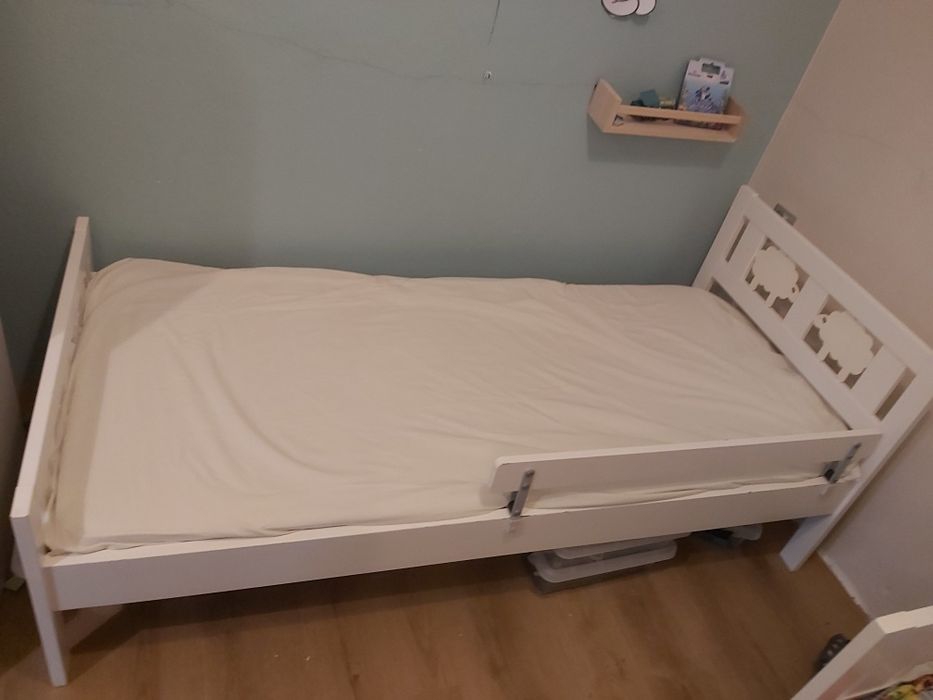 Łóżko dziecięce Ikea Kritter z barierką i materacem