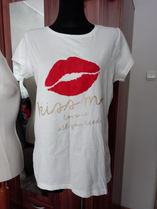 Koszulka t-shirt biała KISS ME