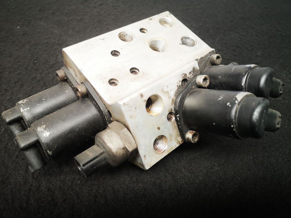 Bomba hidráulica suspenção bmw7 e65 e66 (2001/2008) EPC  6758704 OEM