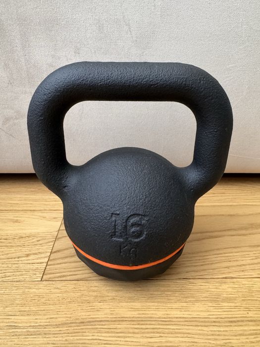 Kettlebell żeliwny 12 kg i 16 kg