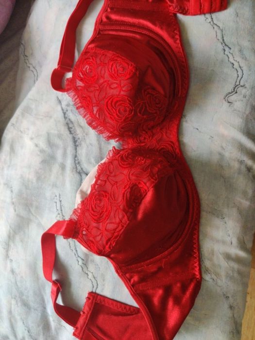 Бюстік суперовий