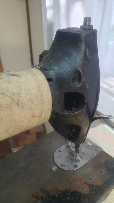 Продам швейну машинку 22 клас