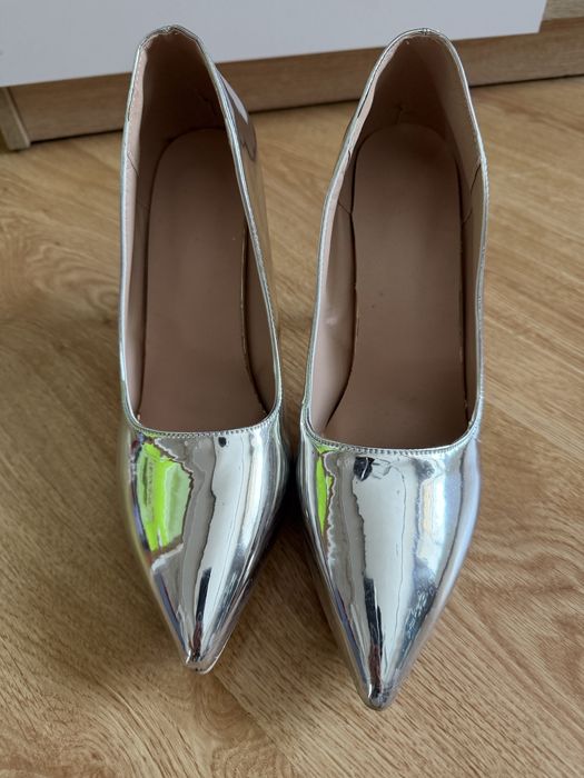 Sprzedam nowe szpilki!