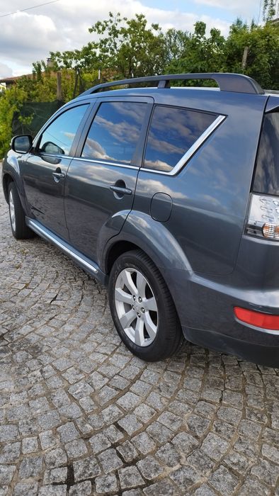 Mitsubishi  Outlander
