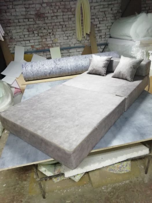 Безкарскасний диванчик