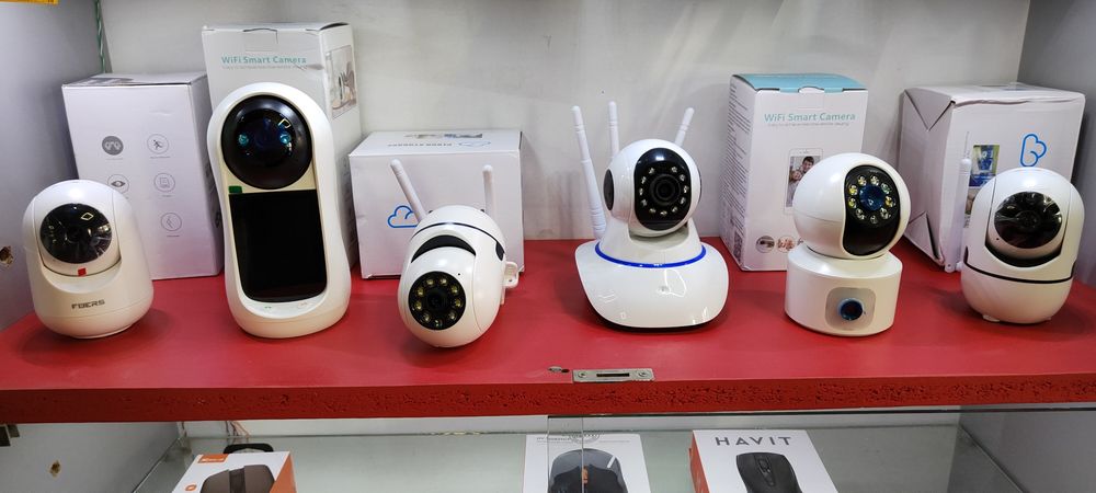 Камери WiFi та 3G-4G, лампочка камера та інші види камер.