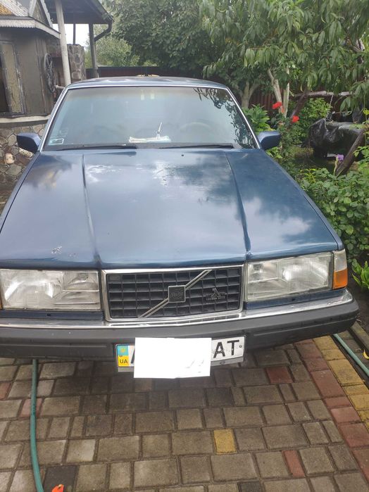 Автомобіль VOLVO 760