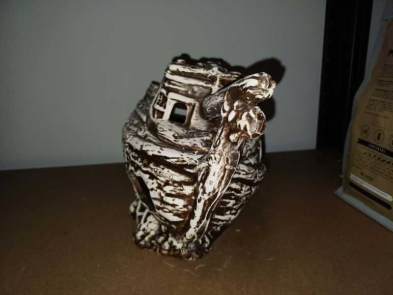 Ogromna galera do akwarium