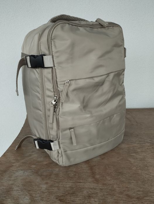 Plecak bagaż podróży do samolotu Nowy jasna oliwka beż