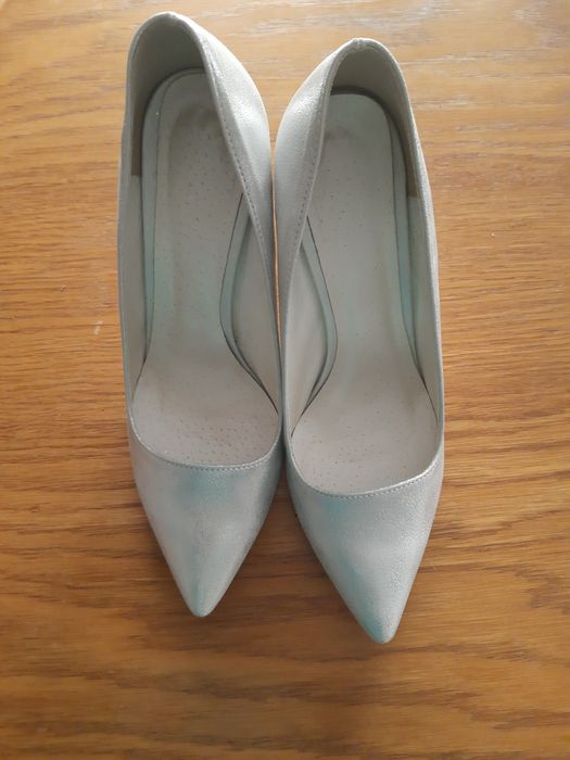 Szpilki kolor srebrny