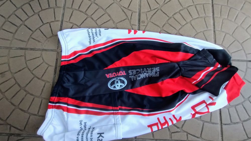 Koszulka kolarska Inverse w takiej jeździł Alejandro Valverde, mistrz