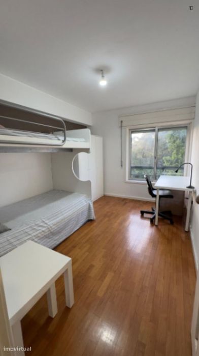 Quarto - localizado em Foz do Douro Porto