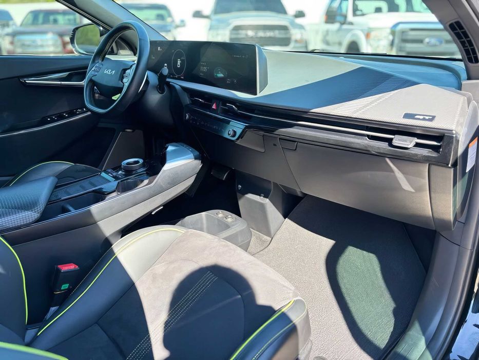 Kia EV6 GT      2023