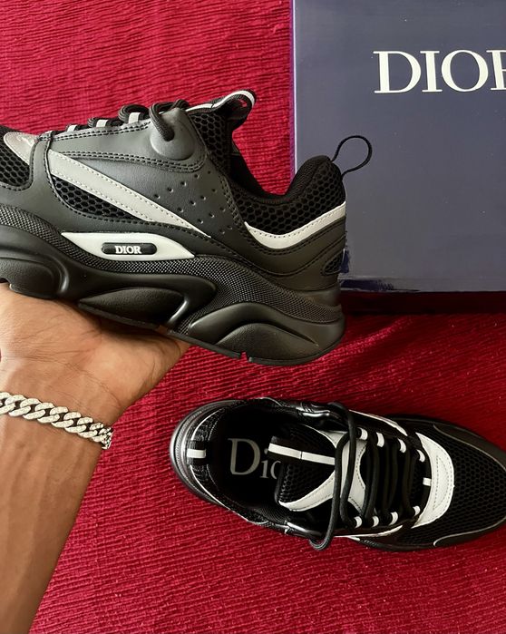Christian Dior B22