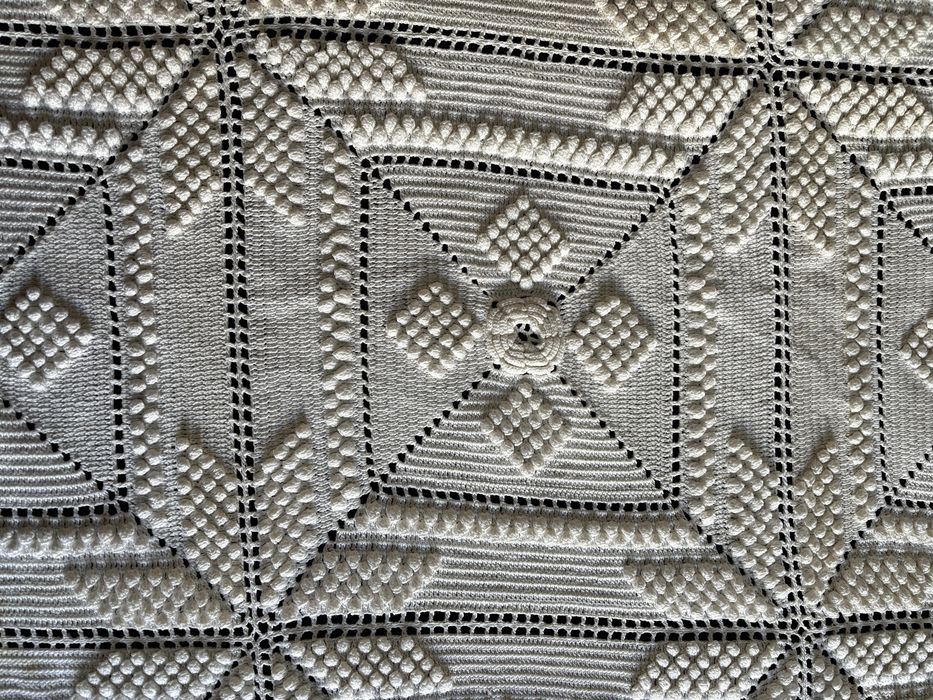 Colcha de renda aos quadrados