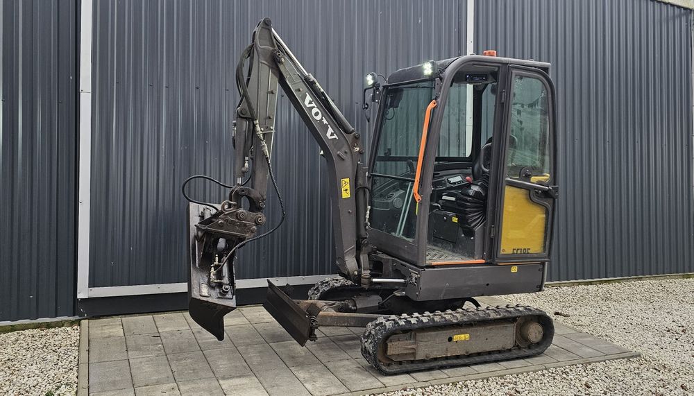 miniładowarka miniładowarka  volvo ładowarka  mini koparka  wacker