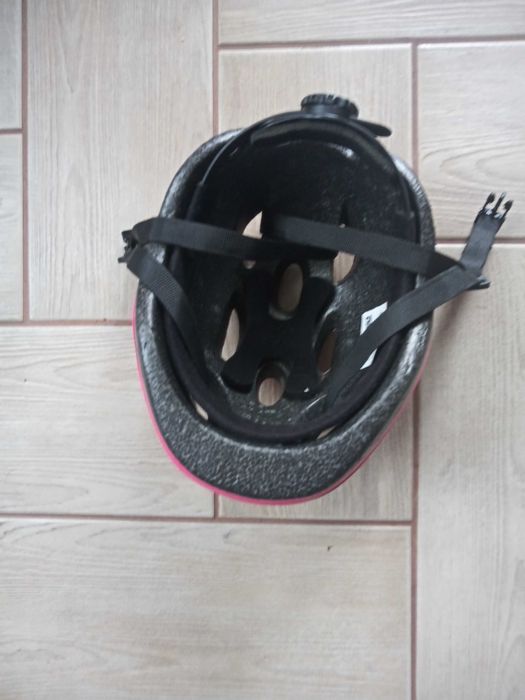 Kask rowerowy dziewczęcy.