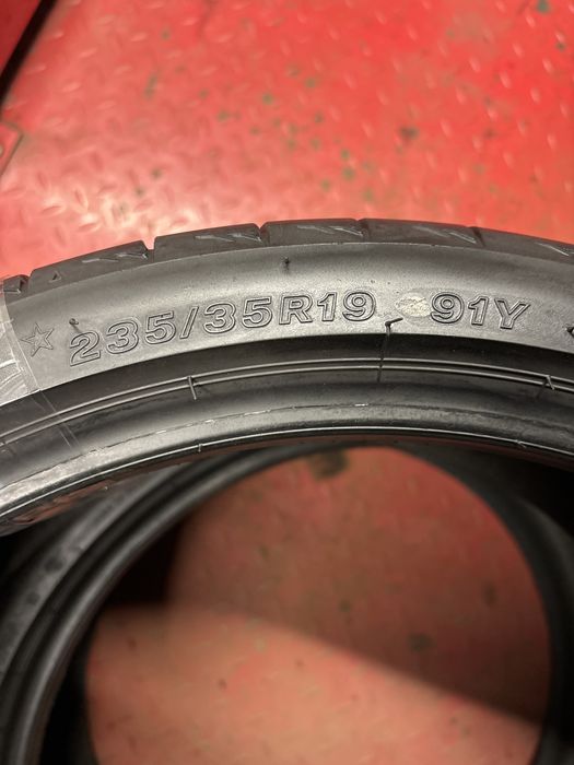 235/35R19 Bridgestone 22/19 rok 2szt lato