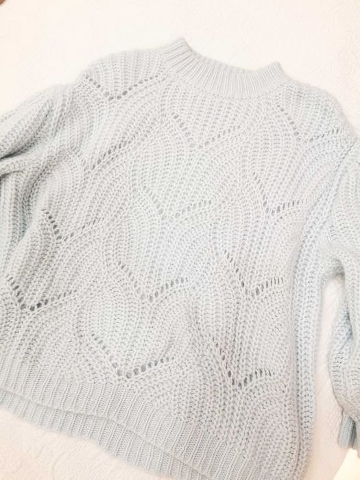 Wełniany sweter Bizuu