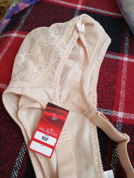 Жіноча майка і бюстгальтер нові.