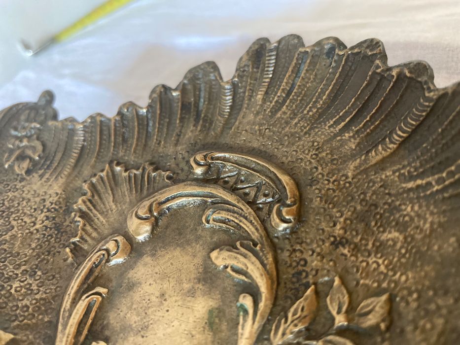 Peça antiga em bronze maciço