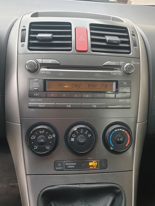 Toyota Auris 1,6 benzyna 2008