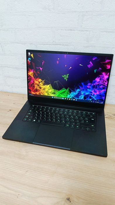 Игровой RAZER RTX 2060/i7-9750H/RAM 16/SSD