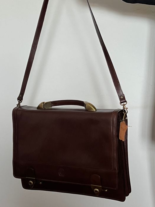 Mala vintage em pele castanha