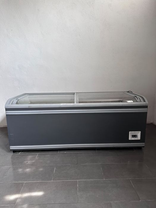 Zamrażarka Aht Paris 210 cm . 700l . witryna mrożnicza