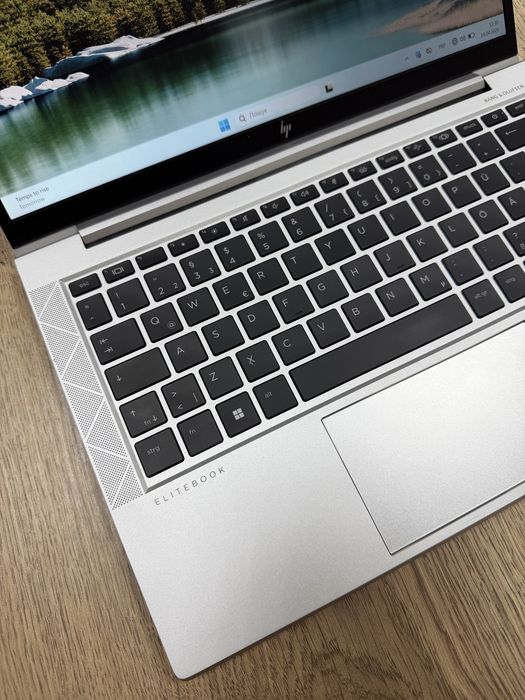 Ноутбук  HP EliteBook 830G8  i5-1145G7/16Gb/256SSD FHD-IPS