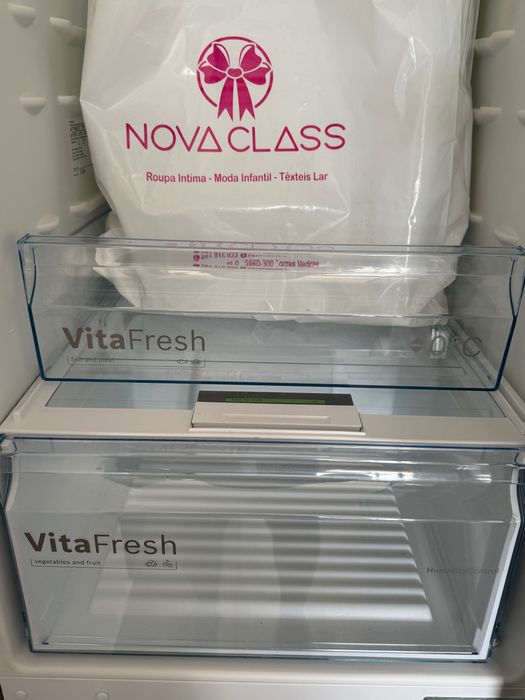 Frigorífico Combinado Bosch KGN36VLED (326 L)