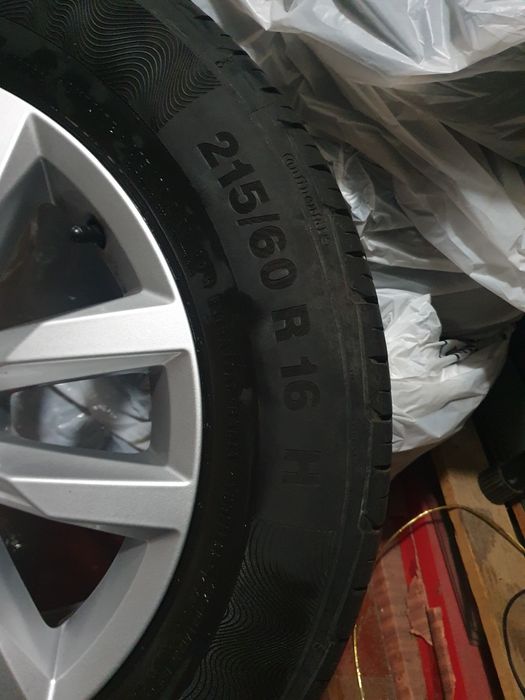 Комплект коліс пассат б8,215.60.16