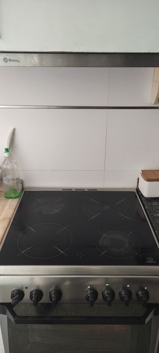 Fogão cozinha com placa