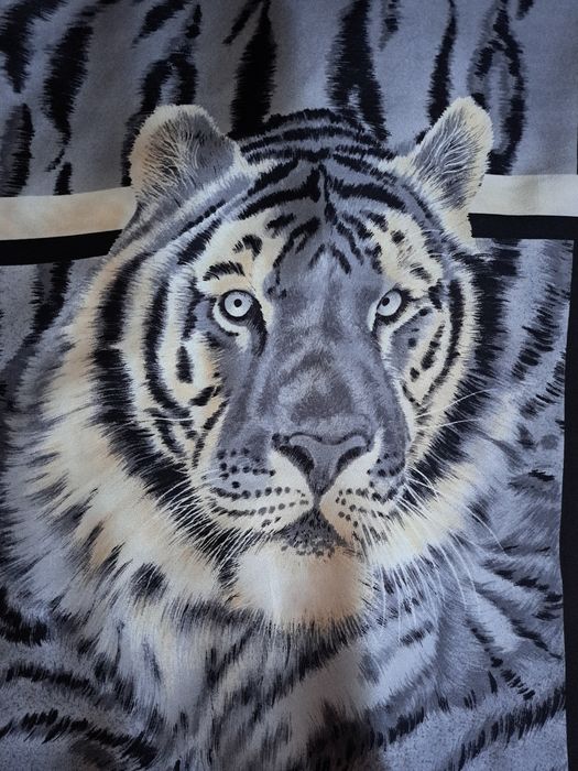 Тигри з великими очима. Шовк.