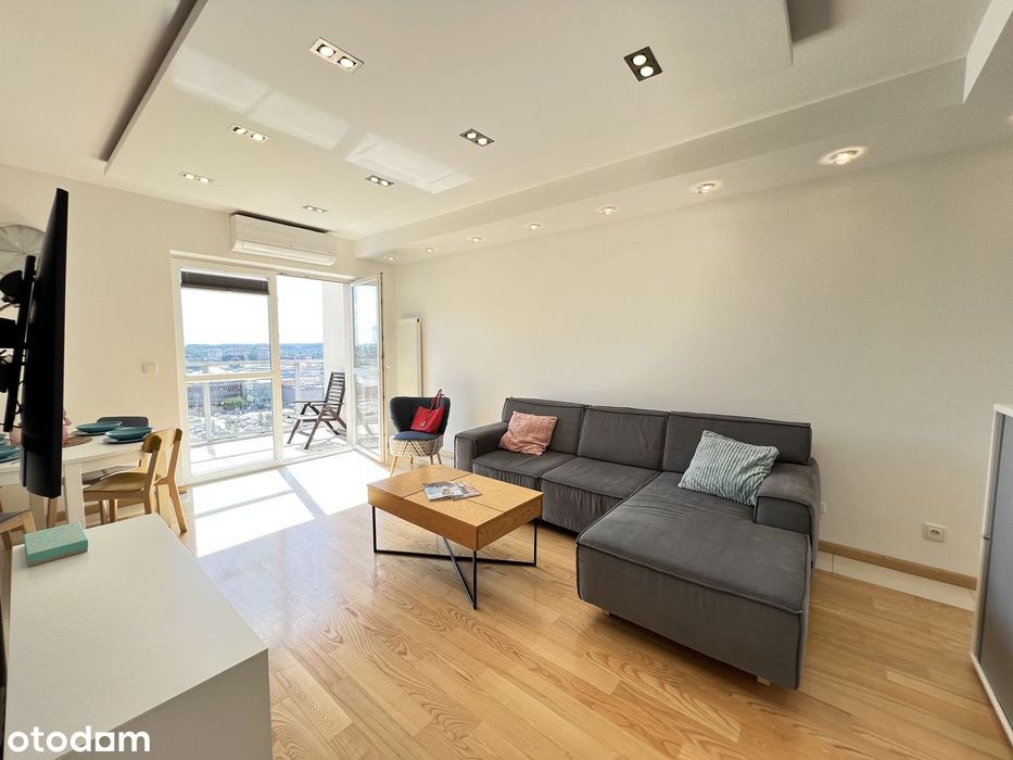 Przestronny apartament z Panoramą, klima, komórka, garaż