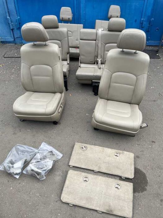 Сиденья комплект Toyota Land Cruiser 200 2008