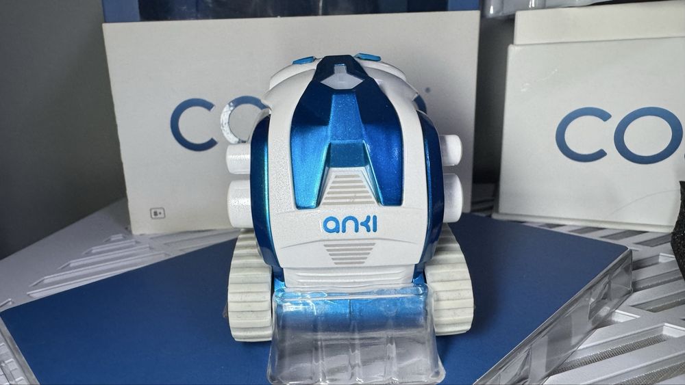 Cozmo Anki Blue Limited Edition - інтерактивний робот повний комплект