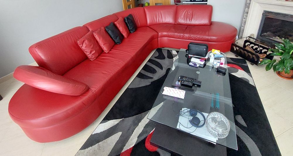 Vende-se sofá, mesa de centro e mesa televisão