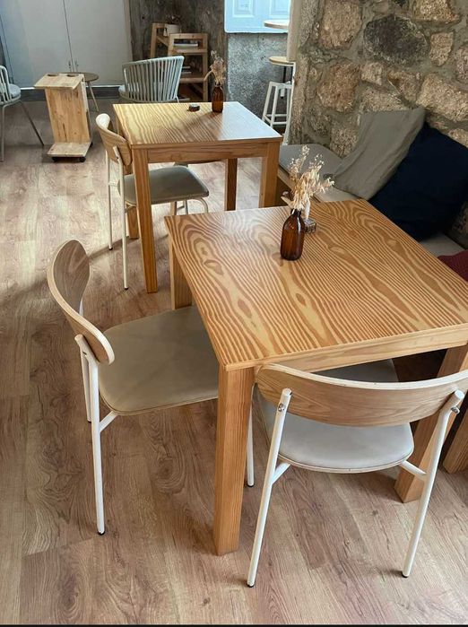 Mobília completa para café/restaurante – como nova