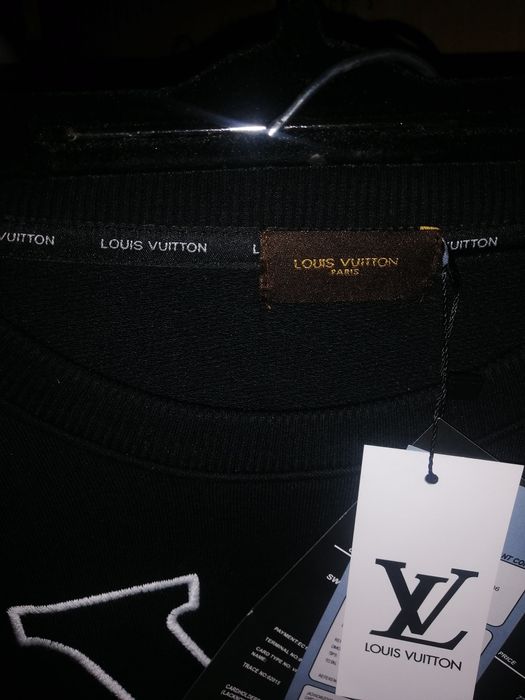 Sweat Lv preta registada