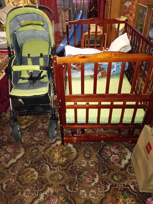 Дитяче ліжко з ковдрою та подушками Детская кровать с одеялом и подушк