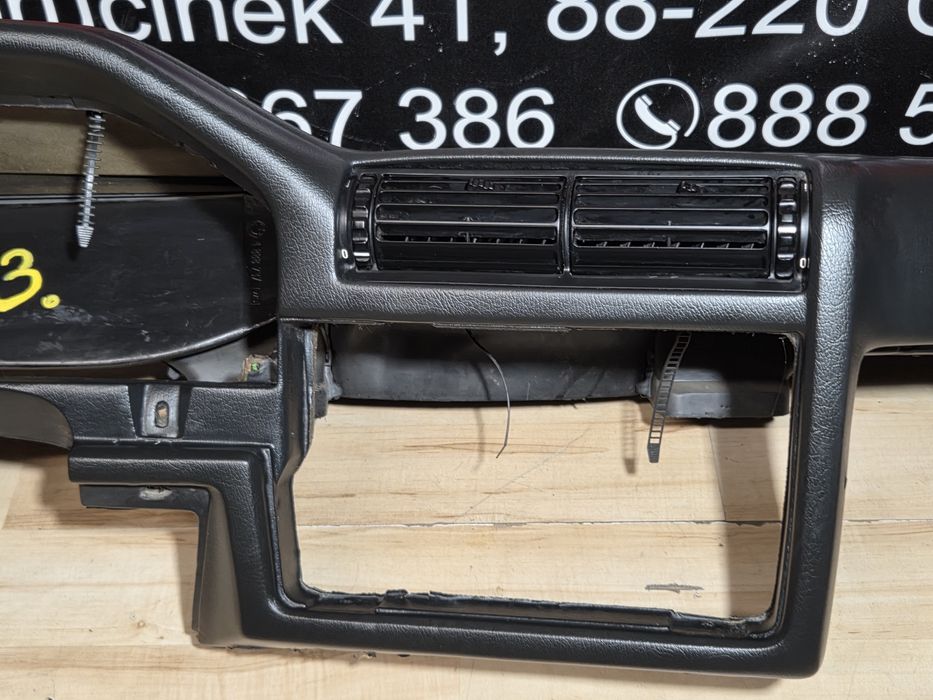 BMW E30 Deska Rozdzielcza Konsola  Kokpit Pulpit Tunel