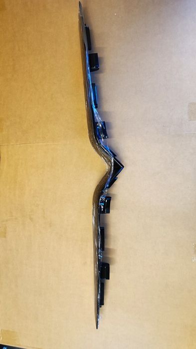 Tesla Model X 2021- Накладка переднего бампера (птичка) 1617074-00-